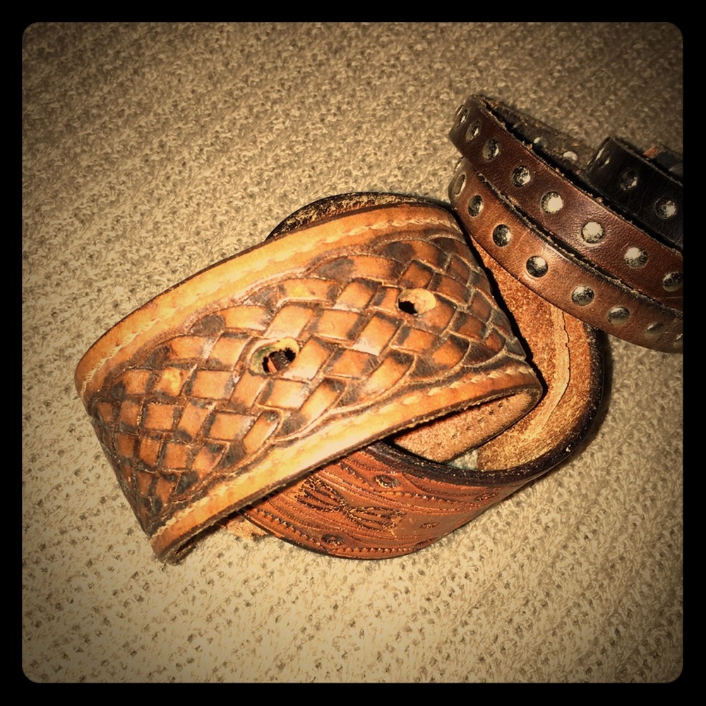 Handmade leather cuff - Picture 2 of 5